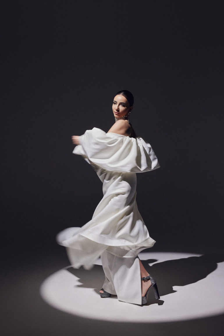 Şarkı da söylerim, rol de yaparım…