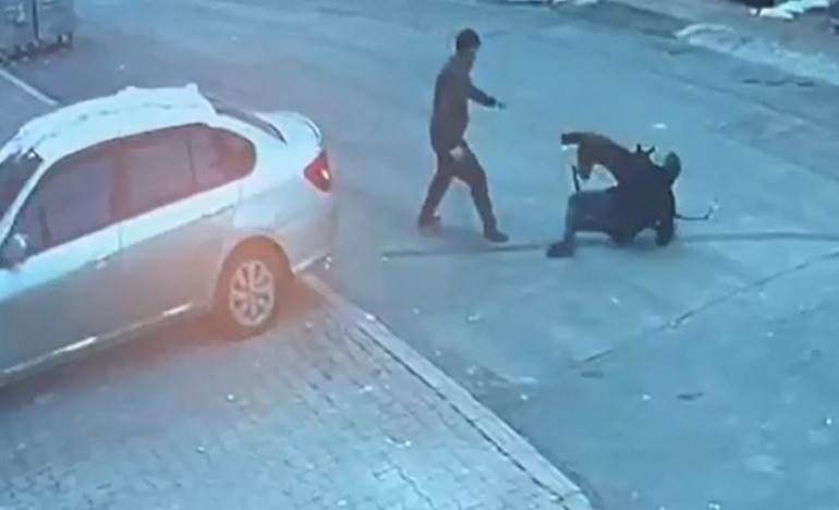 Sokak köpeği anne ve çocuklarına saldırdı: 4 yaralı