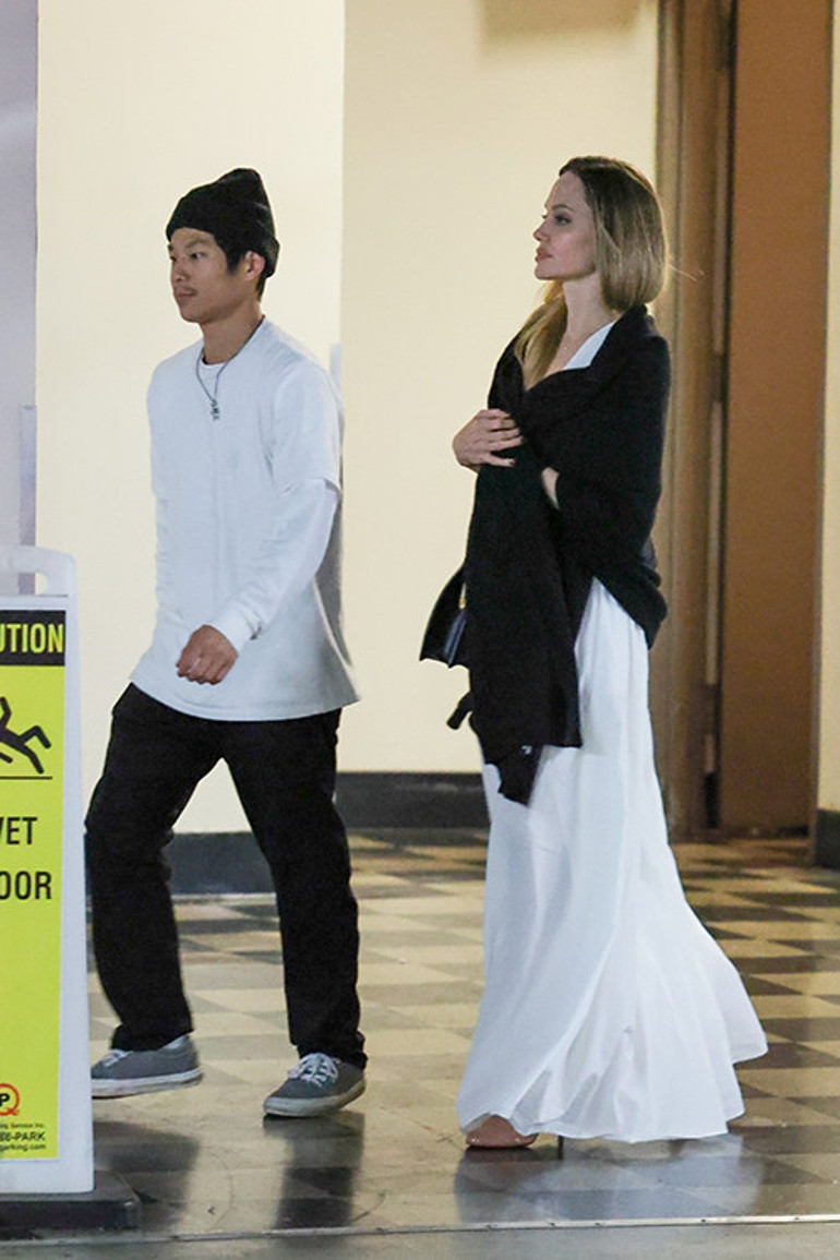 Kırık kalbini artık aşka kapattı… Onu çocuklarından başka kimseyle gören yok…