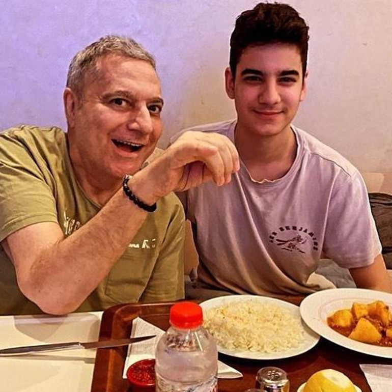 Çocukları Mehmet Ali Erbile resti çekti: Onu hiç kaldıramayız