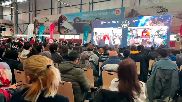 Üniversitesi öğrencileri sordu, Alper Gezeravcı Uluslararası Uzay İstasyonu’ndan cevapladı