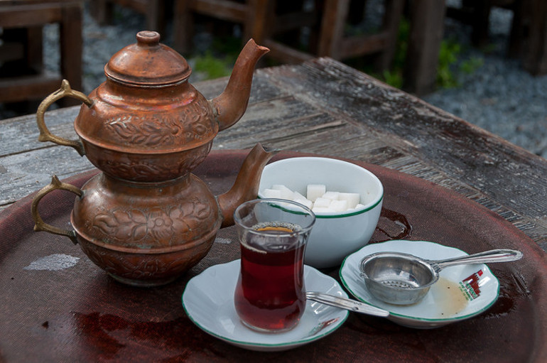 Tiryakileri sevindirecek araştırma: Çay içmek yaşlanmayı yavaşlatıyor... Günde kaç bardak tüketilmeli Siyah çay diğerlerinden bir adım önde ama demlenme süresine dikkat