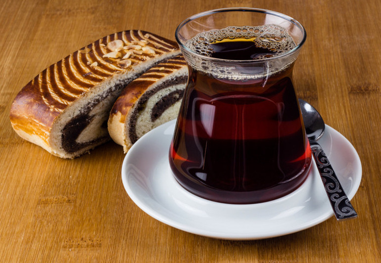 Tiryakileri sevindirecek araştırma: Çay içmek yaşlanmayı yavaşlatıyor... Günde kaç bardak tüketilmeli Siyah çay diğerlerinden bir adım önde ama demlenme süresine dikkat