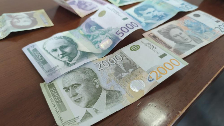 Kosova Sırp para birimi dinarın kullanımı yasaklıyor