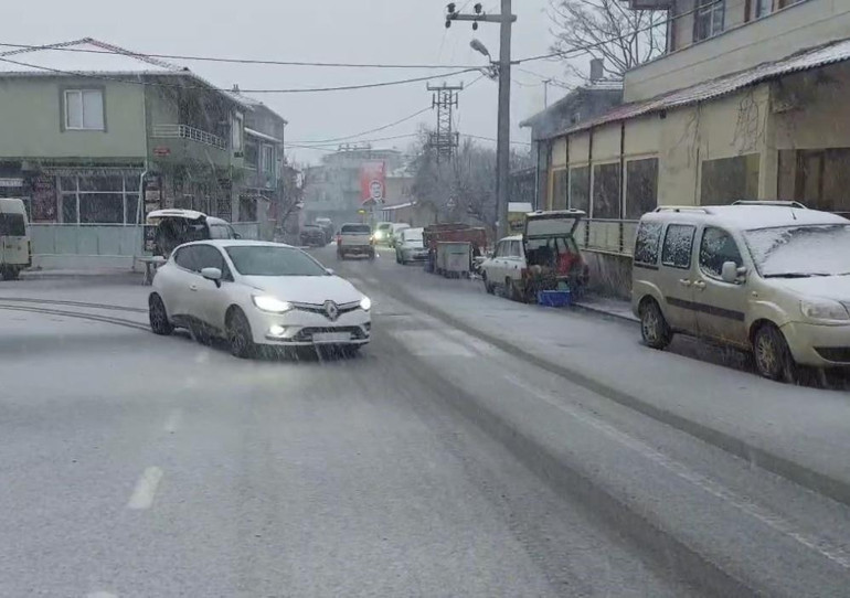 Meteoroloji ve AKOMdan peş peşe uyarılar: İstanbula kar geliyor