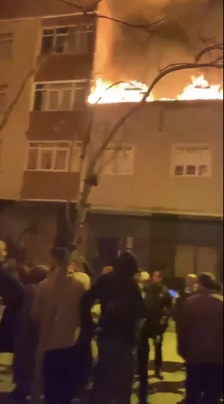 Tuzlada korkutan çatı yangını