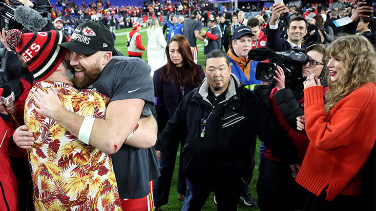 Gizli aşklarını şimdi herkes izliyor… Her şey milyonların önünde oldu: Dünyada sadece sen ve ben varmışız gibi sevgilim