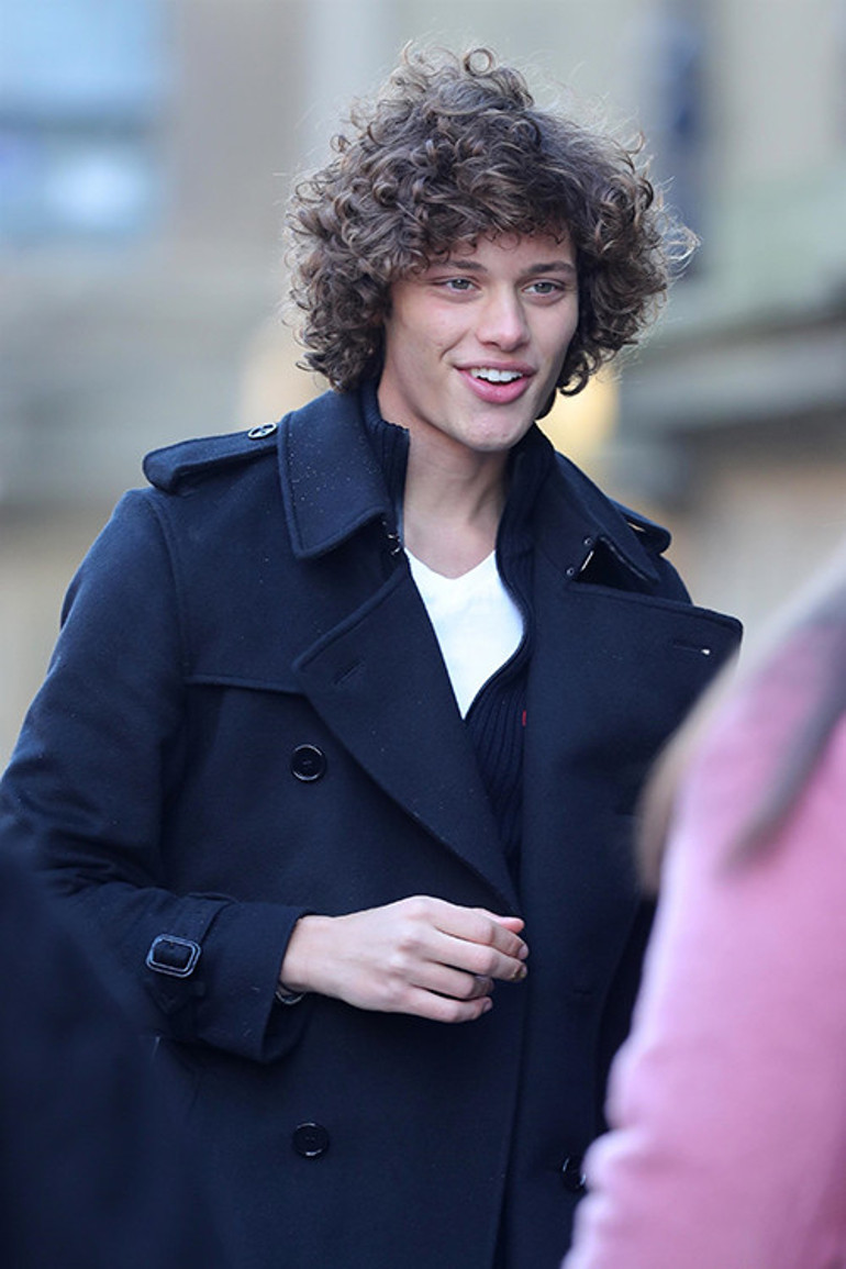 Altı yaşında öksüz kalmıştı... Keşke annen de görseydi bu kadar yakışıklı ve yetenekli olduğunu