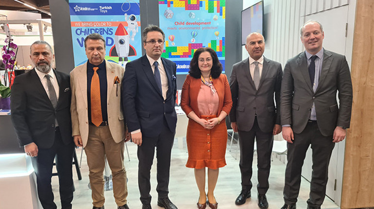 Oyuncaklar göz kamaştırdı