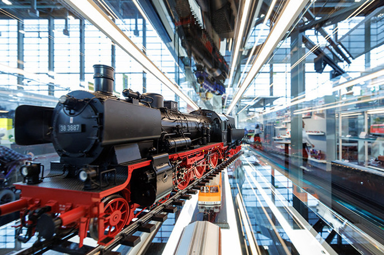 Oyuncaklar göz kamaştırdı