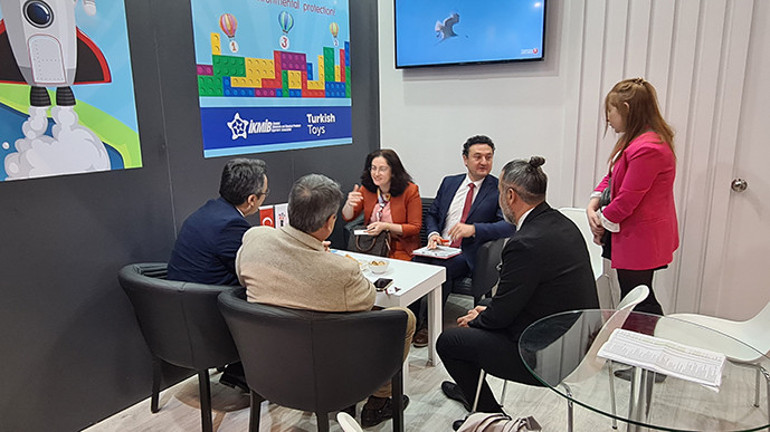 Oyuncaklar göz kamaştırdı