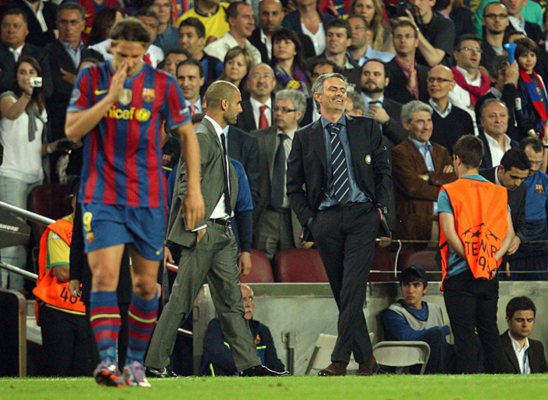 Yol ayrımındaki Barcelona neden Jose Mourinho yerine Pep Guardiolayı seçti Futbolu değiştiren 2008 yazında neler yaşandı Bir kişinin Evet demesi tüm dengeleri değiştirdi