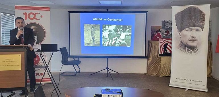 Dr. Babüroğlu, Atatürk ve Cumhuriyet’i anlattı