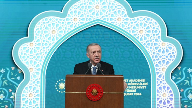 Sarsamadıkları kaleyi içeriden çökertmek istiyorlar Cumhurbaşkanı Erdoğan: Hoca kılıklı sahtekar