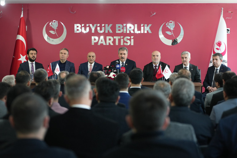 AK Parti Ankara Büyükşehir Belediye Başkan adayı Turgut Altınok: Sanal değil, sokaklarda hizmetkar olacağız