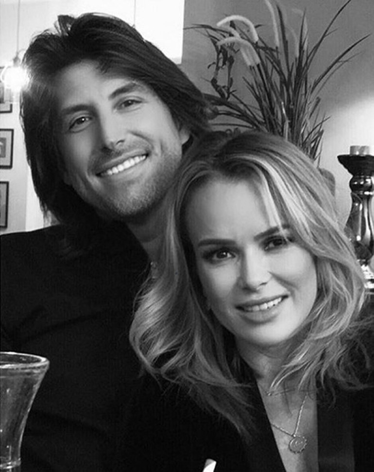 Ünlü sunucu 7 aylık bebeğini ölü doğurmuştu... Karnında bebeğiyle girdiği hastaneden elleri boş çıktı... Her yıla bir mum