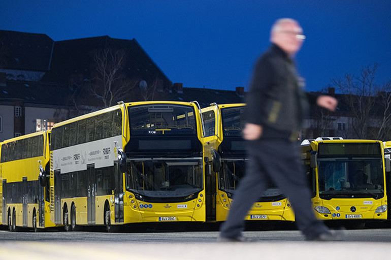 Toplu taşıma kontak kapattı