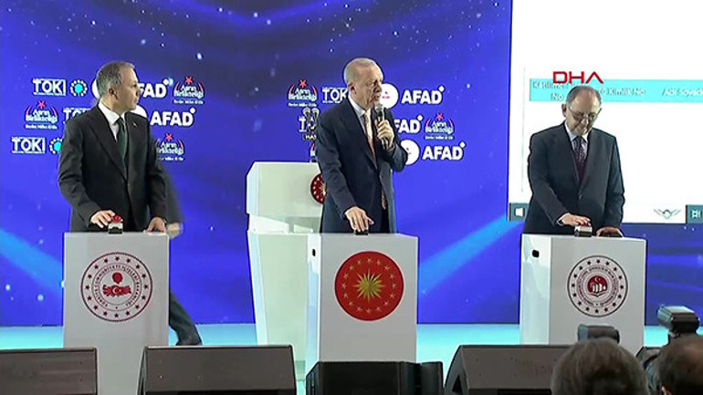 Cumhurbaşkanı Erdoğan: 2 ayda 75 bin, yıl sonuna kadar 200 bin konutu teslim edeceğiz