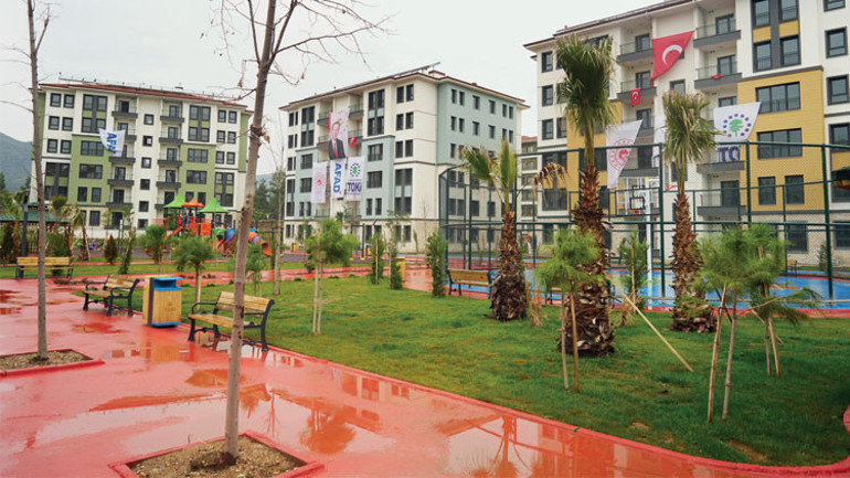 Deprem konutları sahiplerini buluyor: Bu yıl 200 bin konut teslim