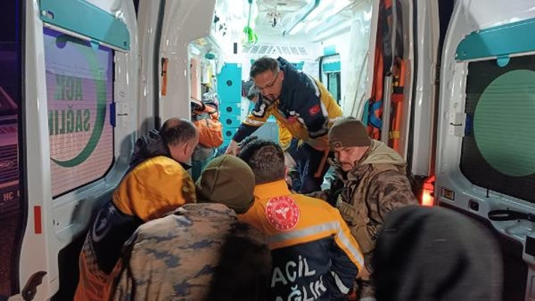Son dakika: Acı haberi Bakan Yerlikaya duyurdu... Gaziantep Nurdağında helikopter düştü: İki pilot şehit oldu