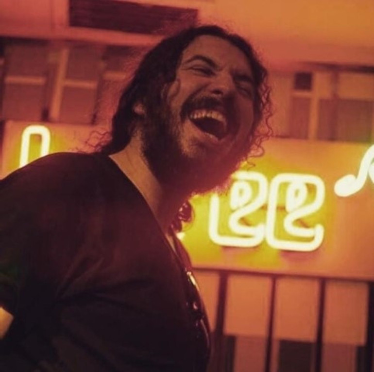 Müzisyen Umut Emre Aytekin, tekme ve tokatlı saldırıda hayatını kaybetti... Nişanlısının kucağında can verdi