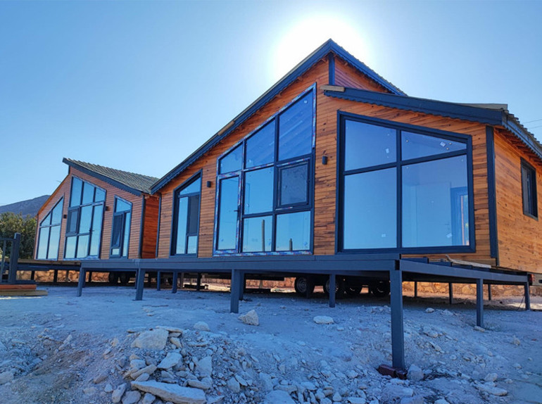 Olacak gibi değildi olmadı da zaten Karaburun’da ünlü oyuncuların tiny house’ları kaldırıldı