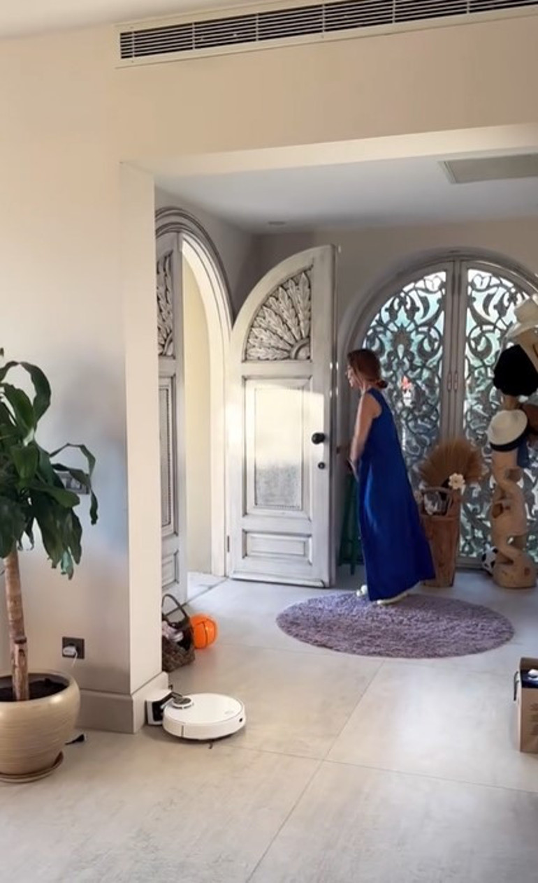 İkiz çocuklarıyla birlikte şehri terk etmişlerdi... Bodrumda yeni hayat