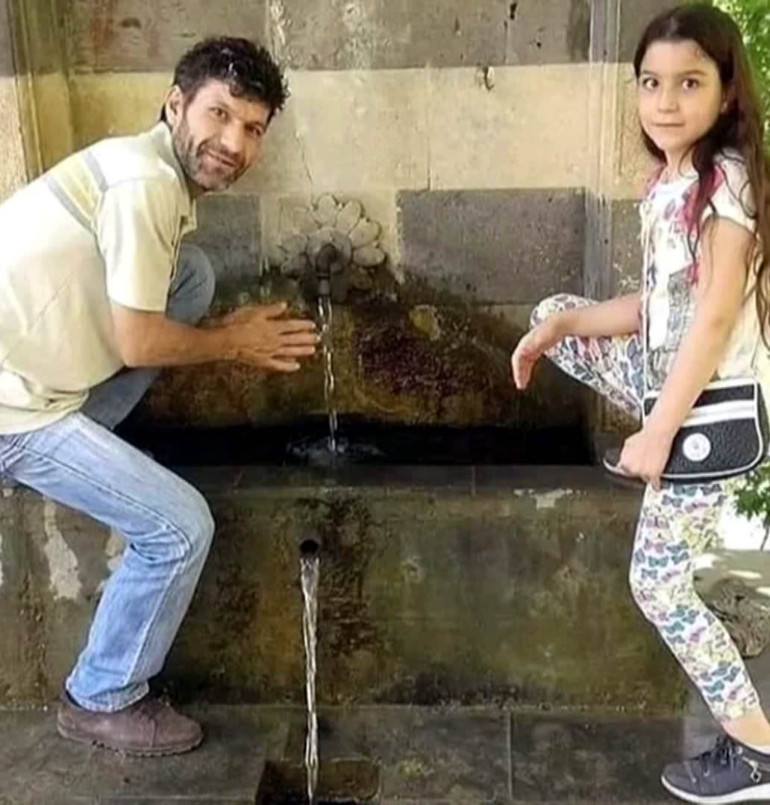Fotoğrafı tüm dünyayı ağlatmıştı... Enkaz altındaki kızının elini bırakmayan babadan yürek yakan sözler