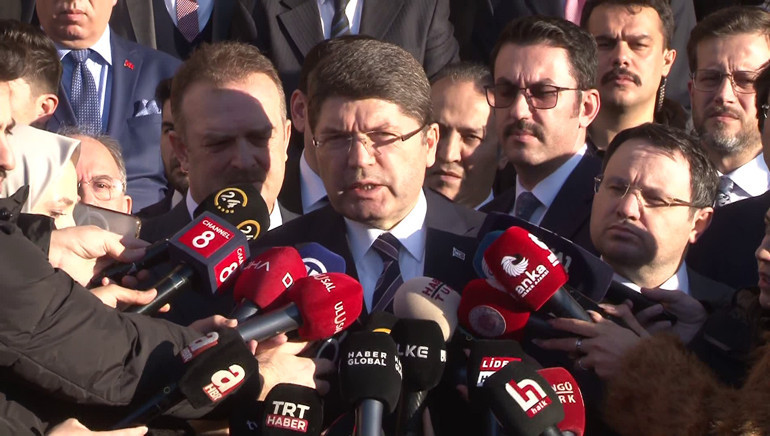 Çağlayan Adliyesinde silahlı saldırı girişimi... Bakan Tunç: Polisimizin dikkati faciayı önledi