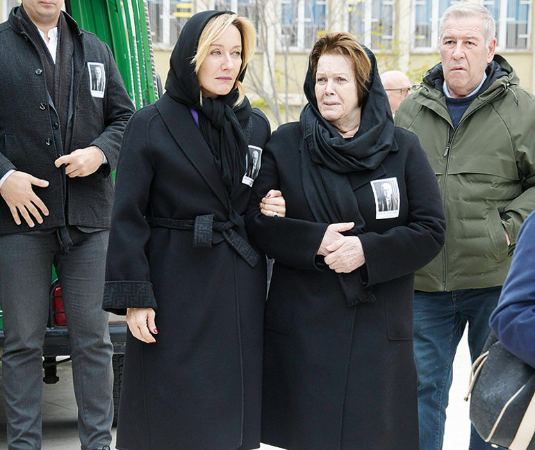 Son yolculuğuna uğurlandı