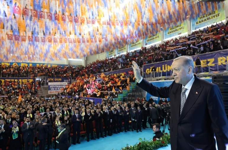AK Parti Şanlıurfa ilçe belediye başkan adayları tanıtıldı... Cumhurbaşkanı Erdoğandan CHPye eleştiri: Bir iç savaş yaşıyorlar
