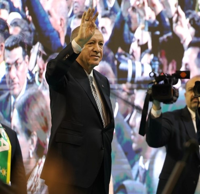 AK Parti Şanlıurfa ilçe belediye başkan adayları tanıtıldı... Cumhurbaşkanı Erdoğandan CHPye eleştiri: Bir iç savaş yaşıyorlar