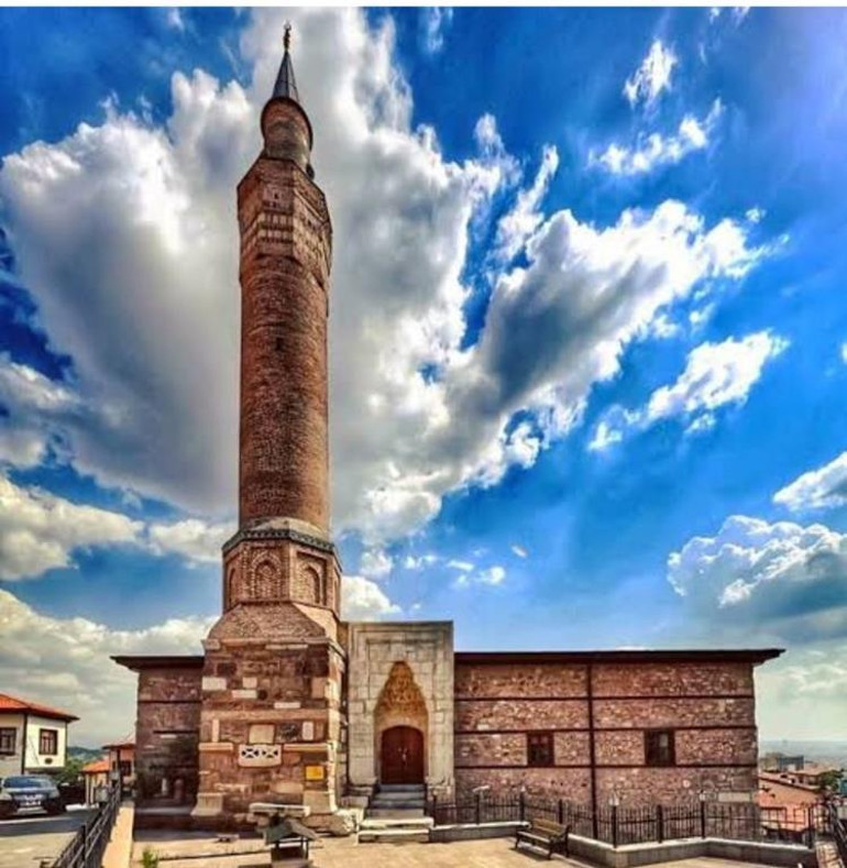 Prof. Dr. Öcal Oğuz ile UNESCO üzerine
