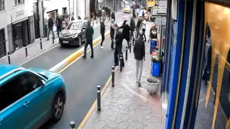 İstanbul’da park kavgası dehşeti Kafa attı, kurşun yağdırdı... Market sahibi hayatını kaybetti