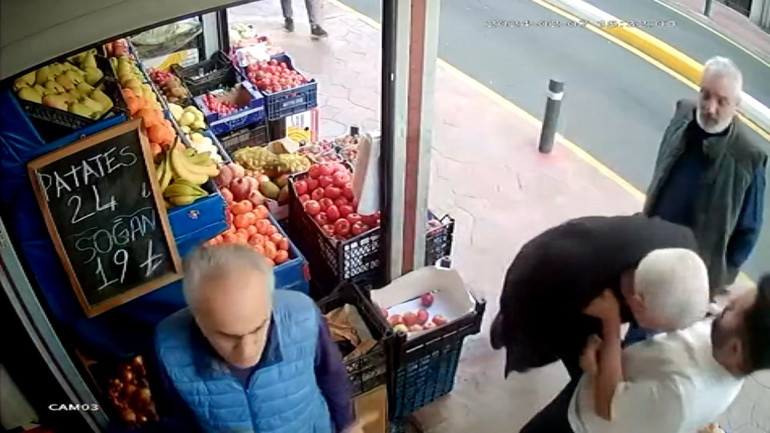 İstanbul’da park kavgası dehşeti Kafa attı, kurşun yağdırdı... Market sahibi hayatını kaybetti
