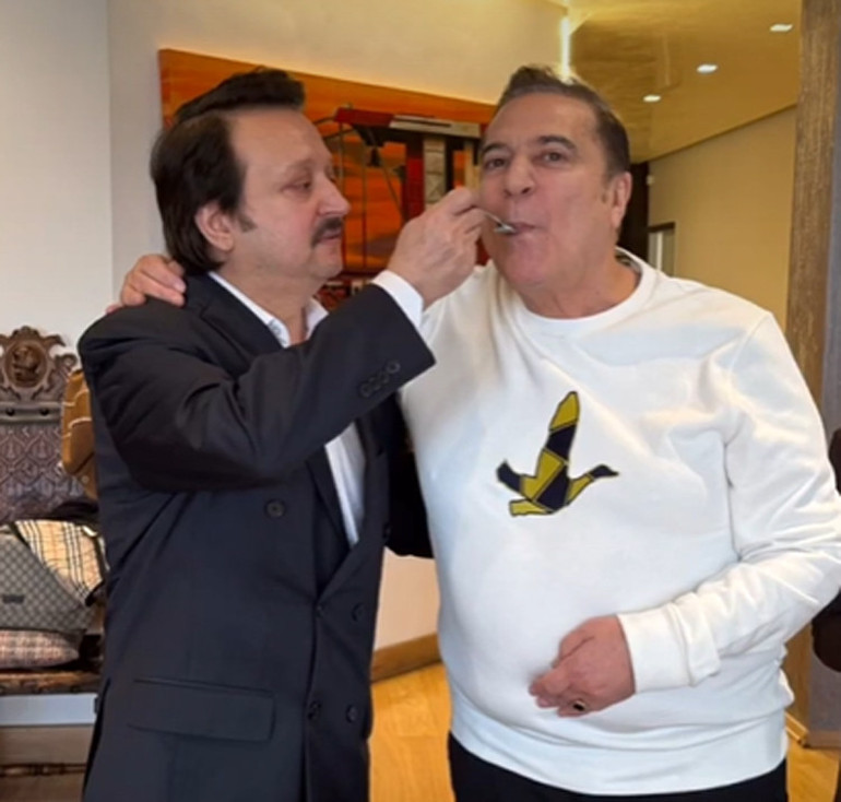 Kırgınlık bitti...Mehmet Ali Erbil 67inci yaşını çocuklarıyla kutladı