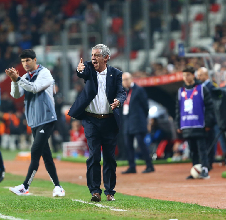 Antalyaspor - Beşiktaş maçı sonrası çarpıcı eleştiri: Bir yabancıya Hangisi büyük takım diye sorsanız...