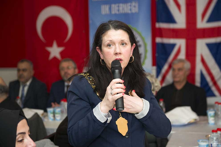 Deprem kurbanları Londra’da anıldı