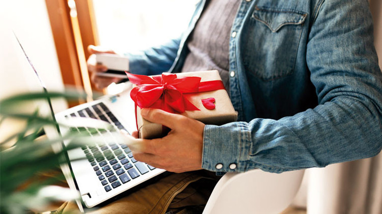 Alışverişte Sevgililer Günü hareketliliği