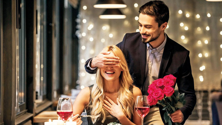 Alışverişte Sevgililer Günü hareketliliği