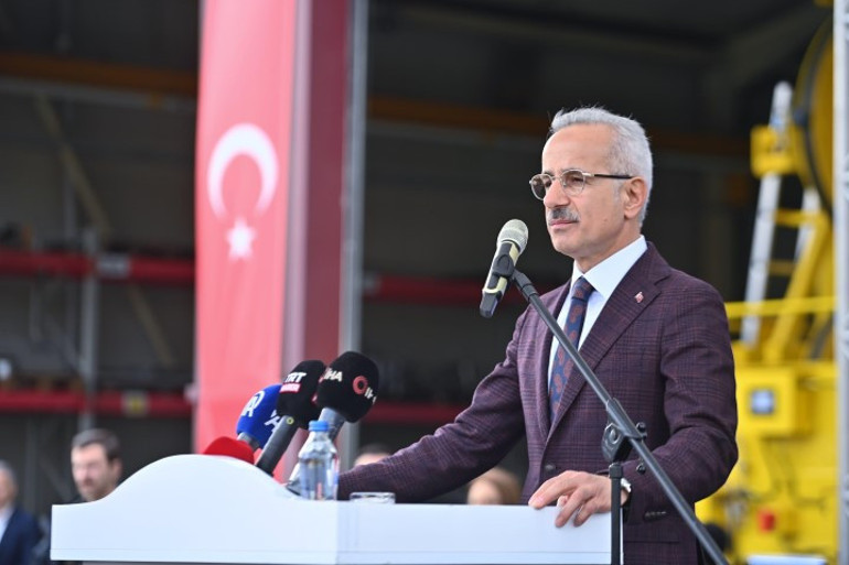 Sakaryadan İsviçreye raylı sistem ihracatı... Bakan Uraloğlu: En üst sınıfta yer almanın gururunu yaşıyoruz