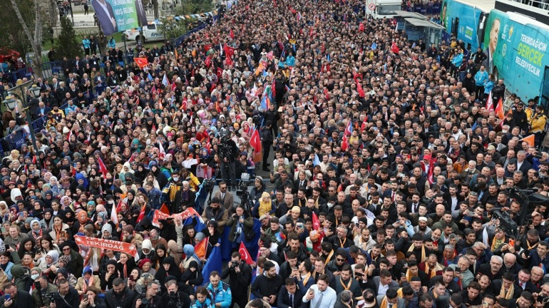 Küçükçekmecedeki silahlı saldırı... Cumhurbaşkanı Erdoğan: Bir tanesi yakalandı, diğerlerini de yakalayacağız