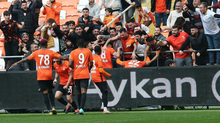 Adanaspor ikinci yarıda attığı gollerle kazandı