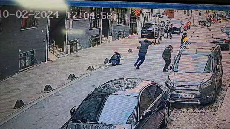 AK Partili Yeniayın seçim çalışması sırasındaki silahlı saldırıda vurulma anı ortaya çıktı