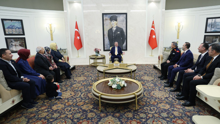 Cumhurbaşkanı Erdoğan, Alper Gezeravcıyı kabul etti