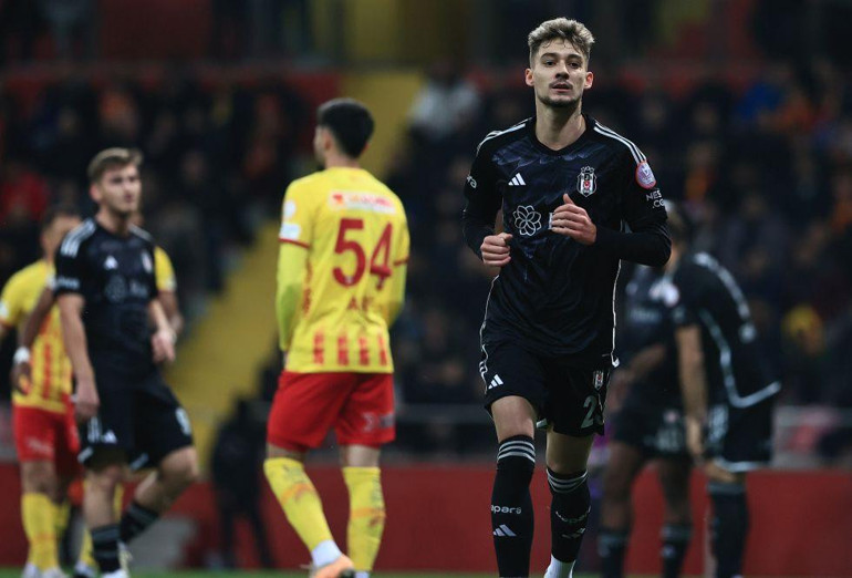 Kayserispor ile berabere kalan Beşiktaşta Fernando Santosa eleştiri Ernest Muci hazır gelmiş ama...