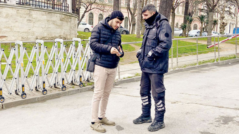 Pazartesi açıldı çarşamba kapandı