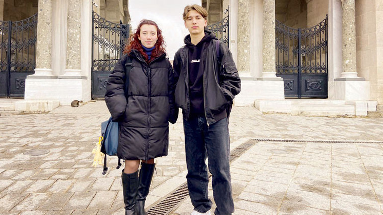 Pazartesi açıldı çarşamba kapandı