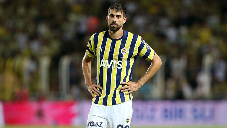Fenerbahçede Lazioya gitmeyi reddeden Ryan Kente lisans çıkarılmadı Bir isim daha listede yer almadı...