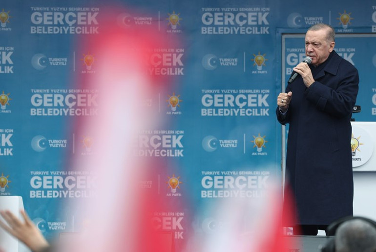 Cumhurbaşkanı Erdoğandan emeklilere bayram ikramiyesi müjdesi: 3 bin liraya yükseltiyoruz